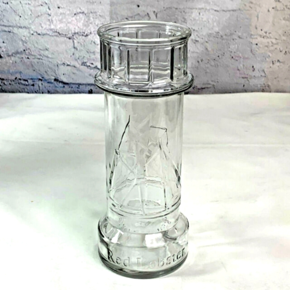 Red Lobster Lighthouse Glass with Boat EUC